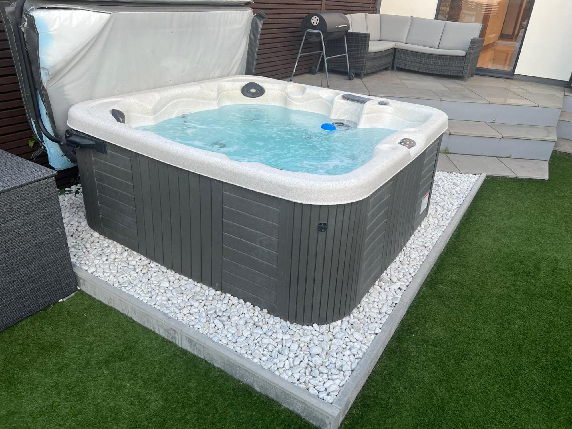 Broadway Beach Home With Hot Tub Herne Bay Eksteriør billede